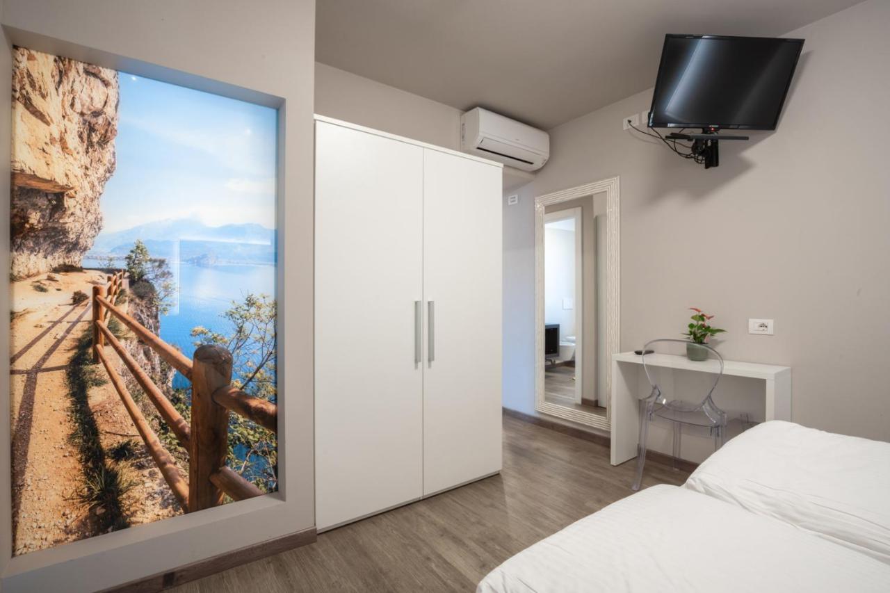 Hotel Rolly Riva del Garda Exterior photo