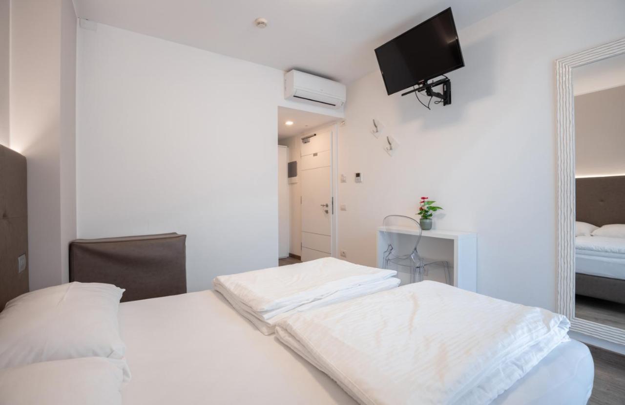 Hotel Rolly Riva del Garda Exterior photo